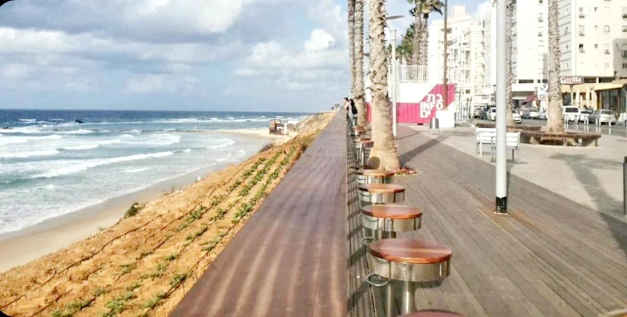 612 Apartment On The Beach Bat Yam Exterior photo